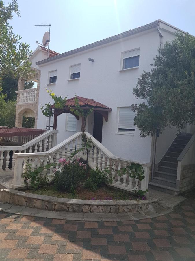 Apartman Lugovic Sibenik Ngoại thất bức ảnh