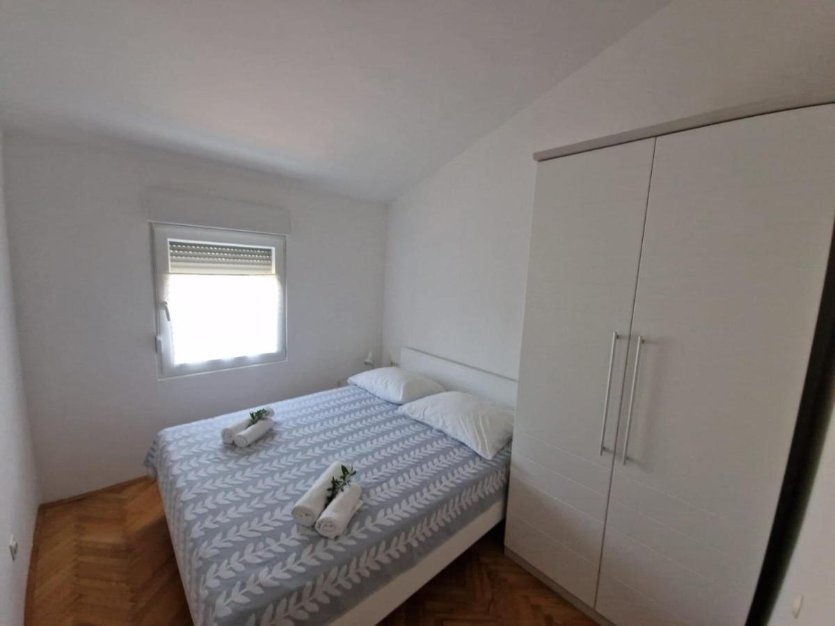 Apartman Lugovic Sibenik Ngoại thất bức ảnh